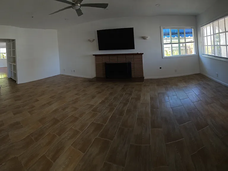 125 Avenida Mateo #A — Photo 13