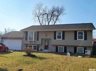 2515 S High Meadow Dr, Peoria, IL 61607