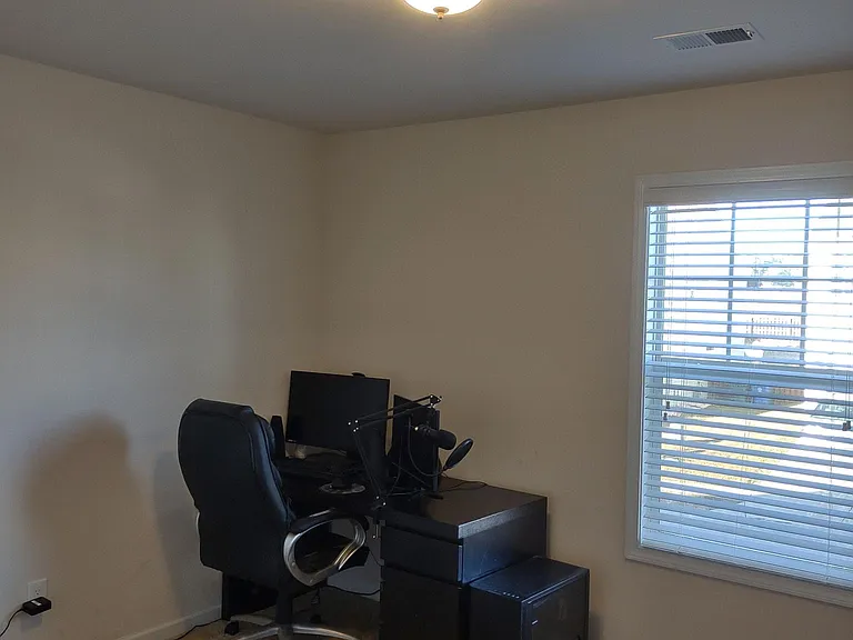 440 Council Loop — Photo 16