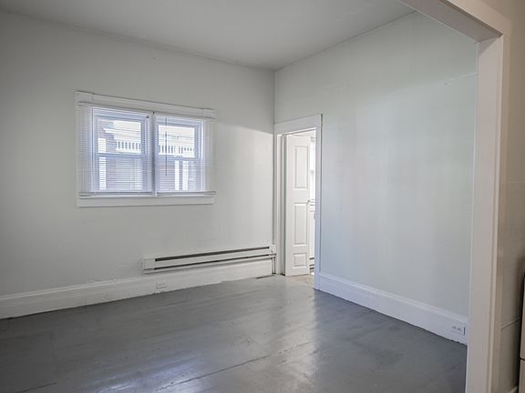 3rd image of 126 Harrison St