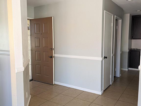 Entry and hallway to bedrooms