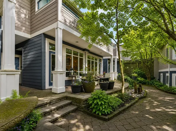 15161 Prospect Ave #7, White Rock, BC V4B 2B8