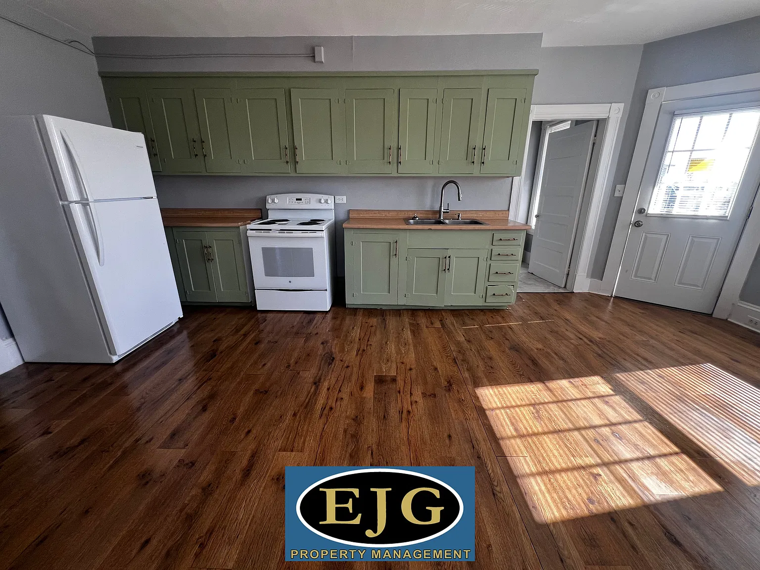 2 bed, $1,600 — Photo 1