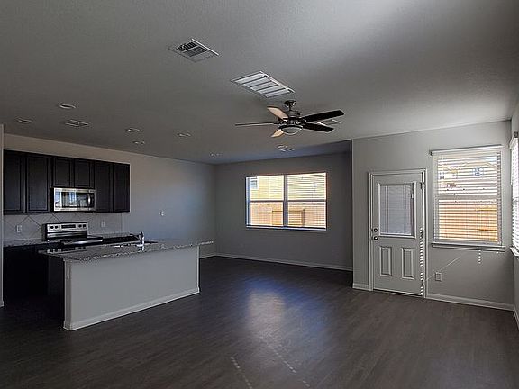 4th image of 977 Marquis Dr