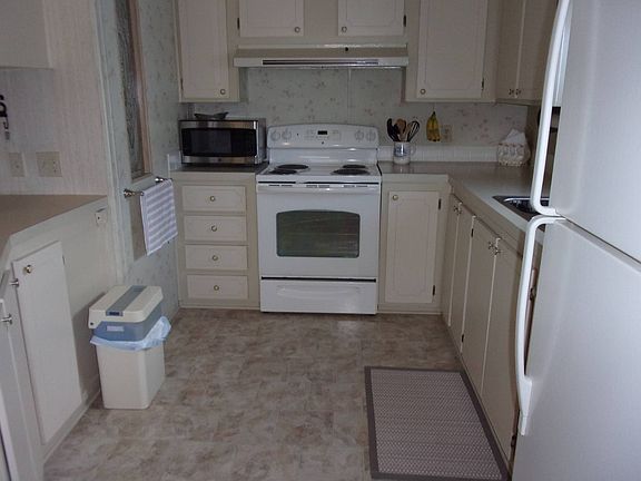 3rd image of 7108 Harbor View Dr #85