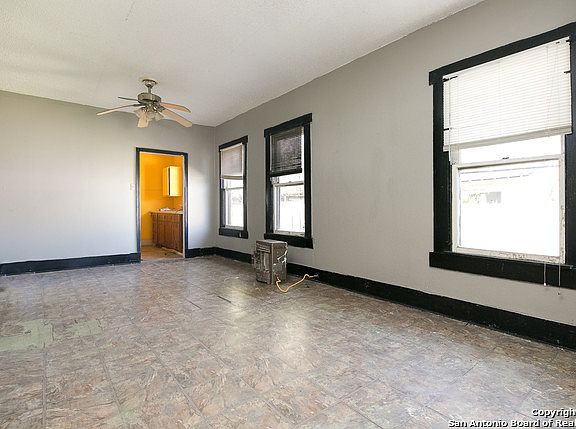 4th image of 112 Winslow St