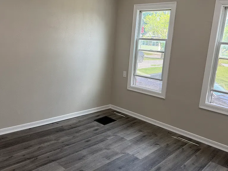 228 N Main St — Photo 7