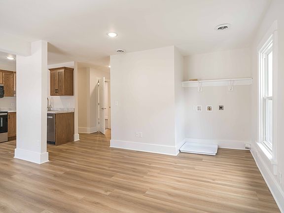 2nd image of 821 Jefferson Ave #1