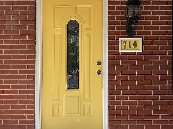 5th image of 710 N Bennett St