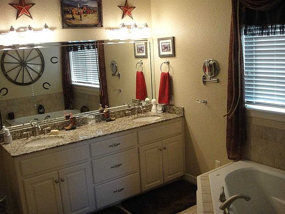 3rd image of 6915 Sugarland Dr