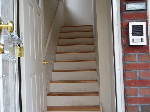 3rd image of 9416 89th Ave