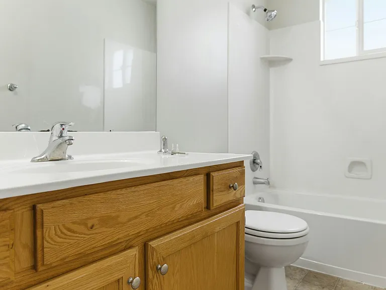 1813 W 950 S — Photo 12
