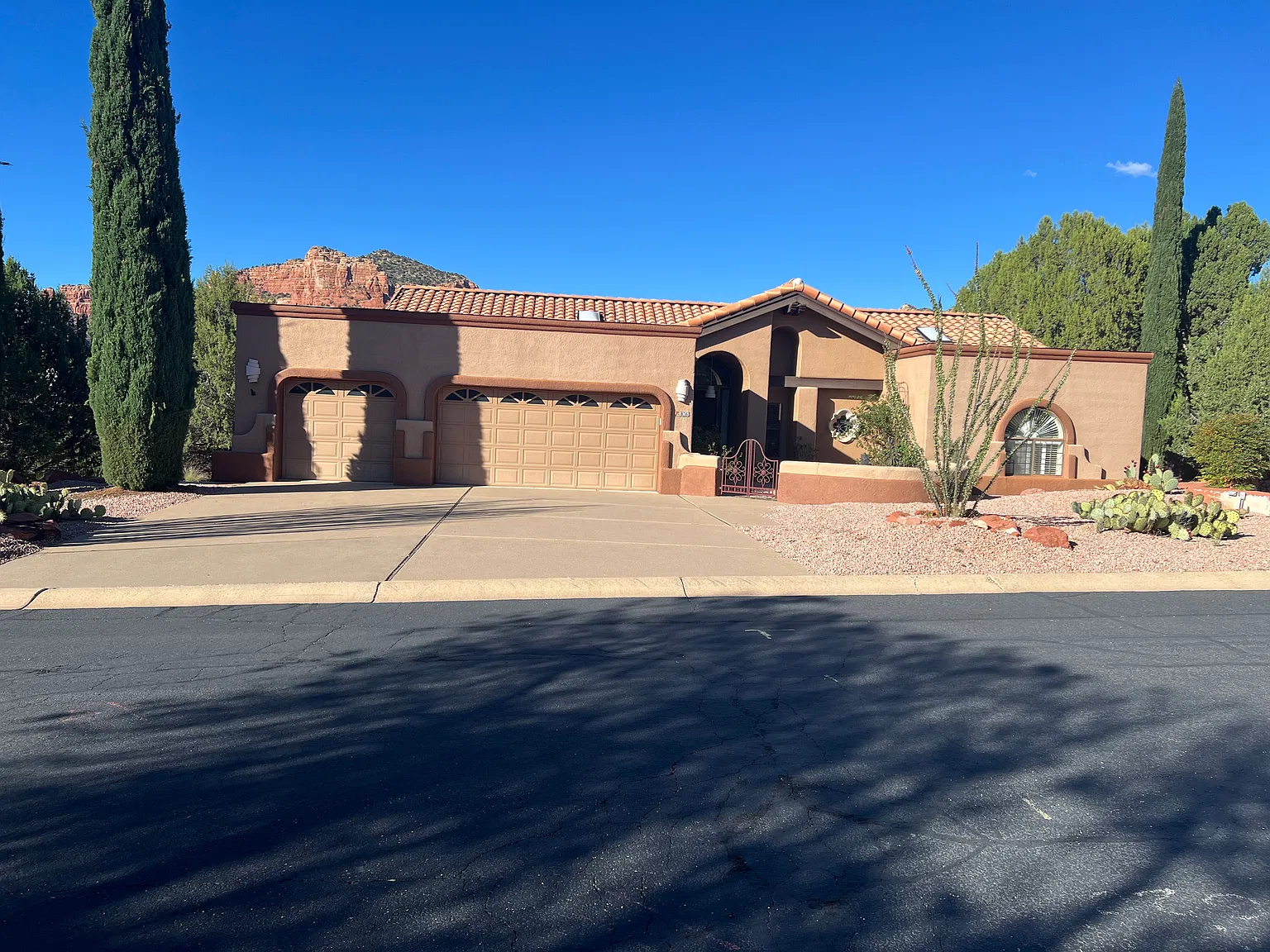2 bed, 1991 sqft, $4,500 — Photo 2