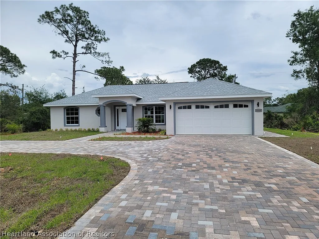 3 bed, 2.0 bath, 1420 sqft, $2,250 — Photo 2