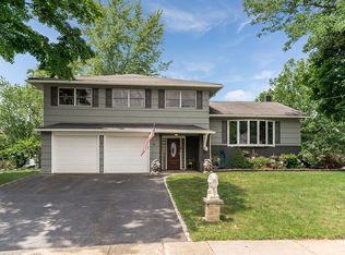 2 Davenport Ave, Roseland, NJ 07068