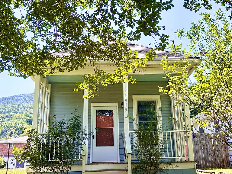 Virginia Ave — Photo 1