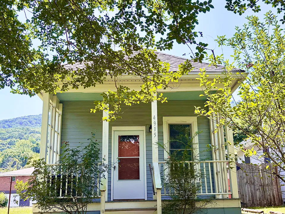 Virginia Ave