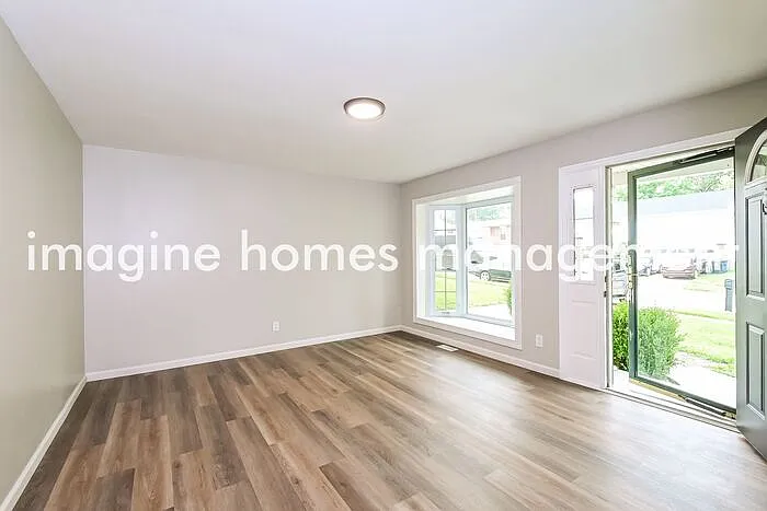 4269 Massabielle Dr — Photo 4