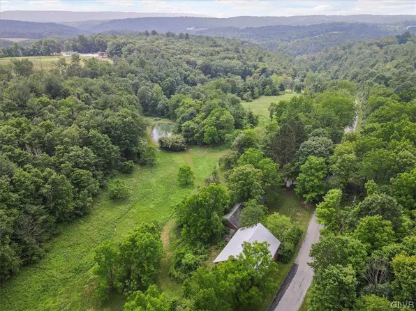 460 Beers Ln, Palmerton, PA 18071