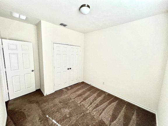 4th image of 1012 West Dr