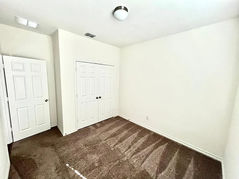 1012 West Dr — Photo 5