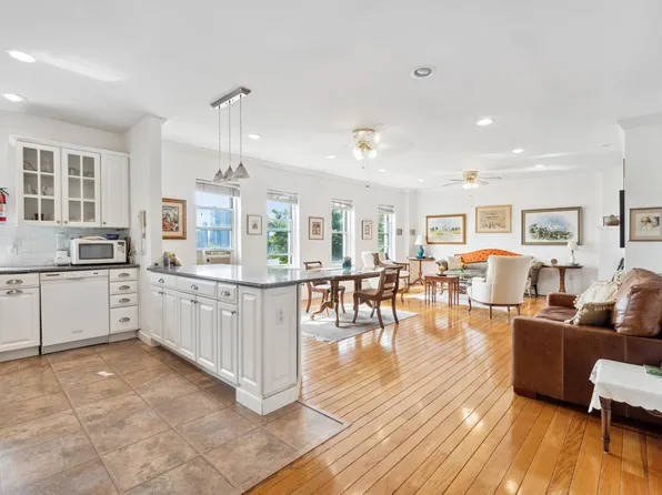 875 Boulevard E APT 30, Weehawken, NJ 07086