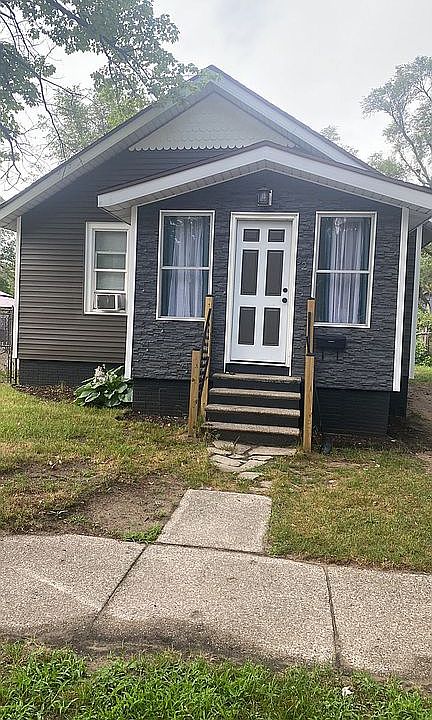 1st image of 923 E Dale Ave