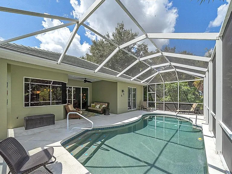 354 Melrose Ct — Photo 36