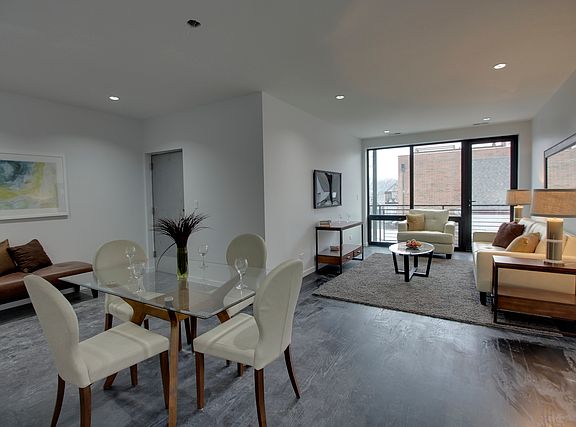 4th image of 1806 W Belmont Ave #3