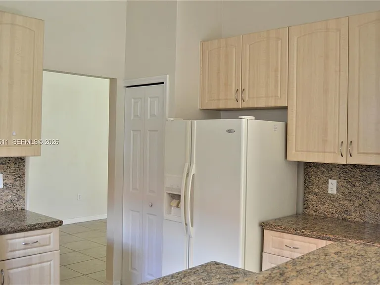 1855 NE 36th Ave — Photo 9