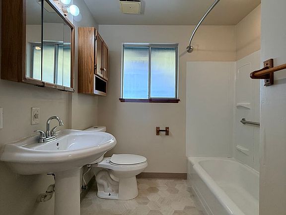5th image of 5310 N 44th St