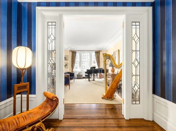 875 Park Avenue image 1 of 24