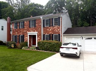 6037 Ridge Ford Dr, Burke, VA 22015