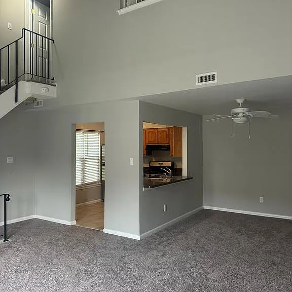 612 Yorkshire Ct — Photo 7