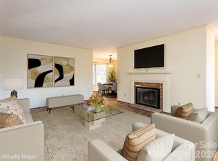 100 Wolf Shoals Dr, Hendersonville, NC 28739