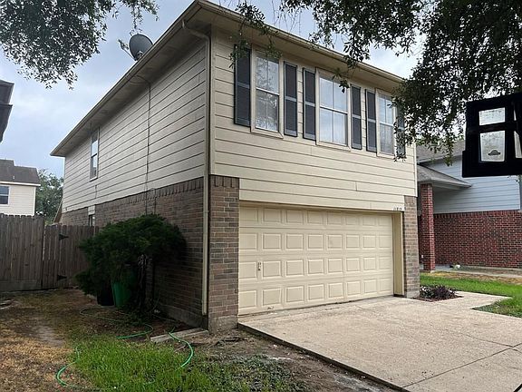 3rd image of 11815 Sunny Stream Dr