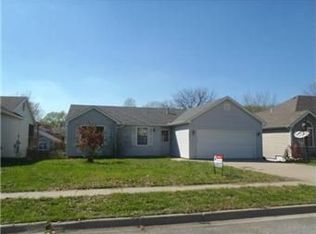 2617 Whitmore Dr, Lawrence, KS 66046