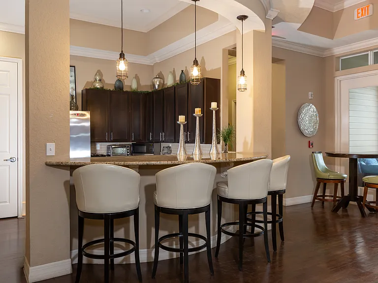 Oakwood Sarasota — Photo 25