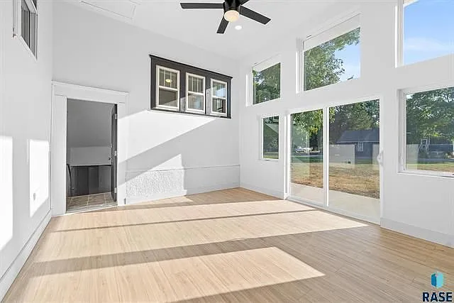 111 W Birch St — Photo 3