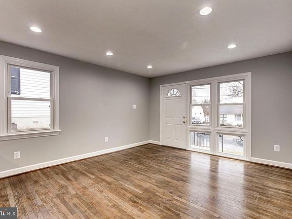 2nd image of 604 Lincoln St