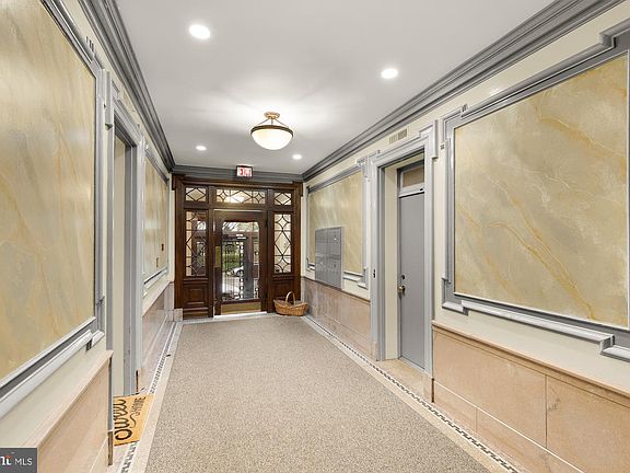 2nd image of 1915 Calvert St NW APT 301