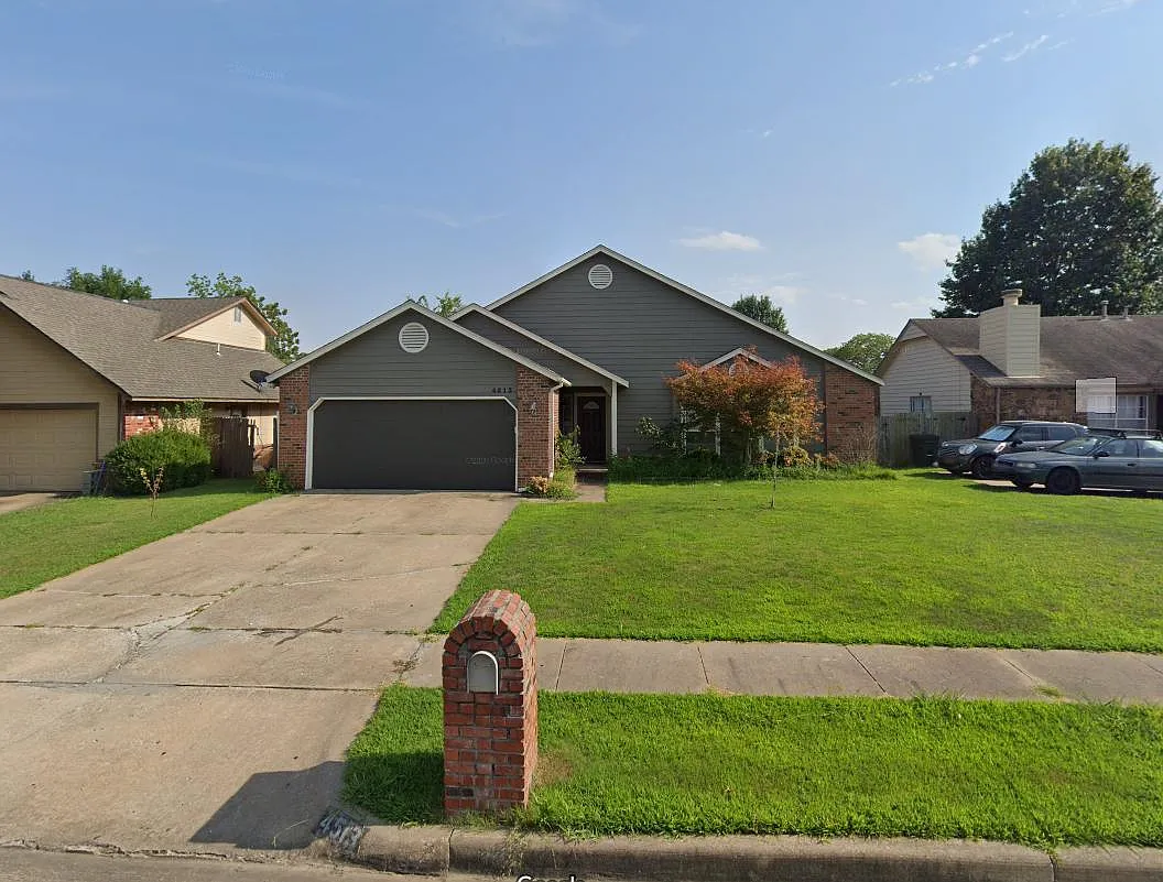 3 bed, 1336 sqft, $1,650 — Photo 1