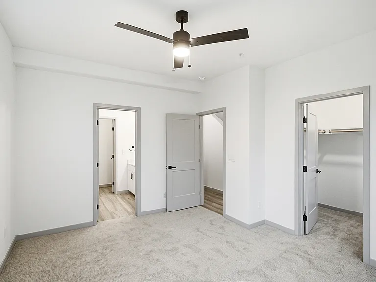 University Hills Townhomes — Photo 17