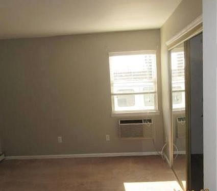 3rd image of 6 Gwynne Ln APT 2