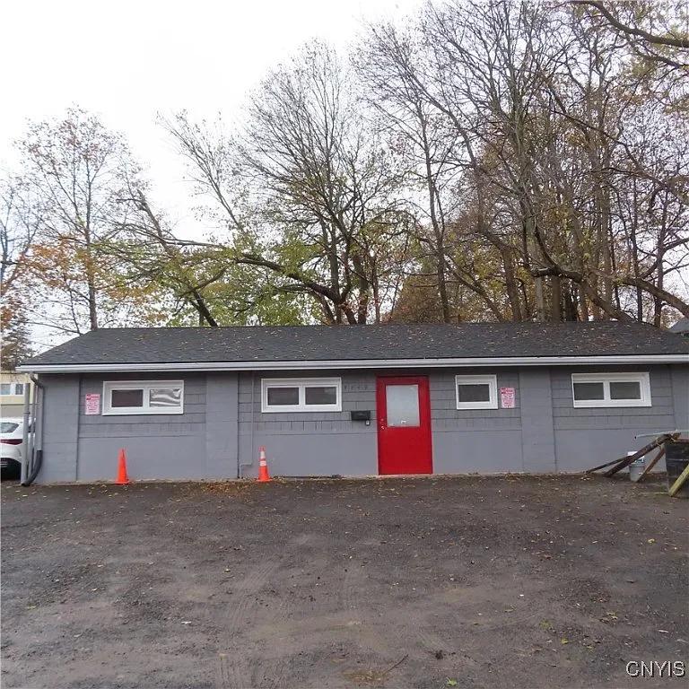 4449 E Genesee St photo 1