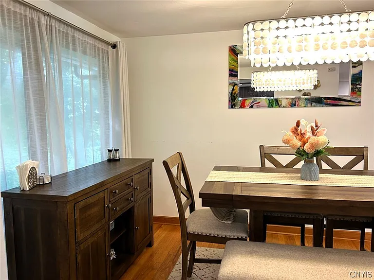 302 Oakridge Dr — Photo 16