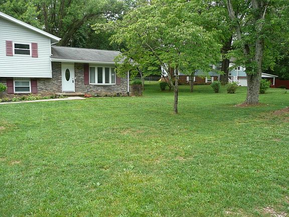 3rd image of 2938 W Woodbine Dr