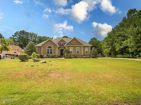 2nd image of 105 Backfield Drive