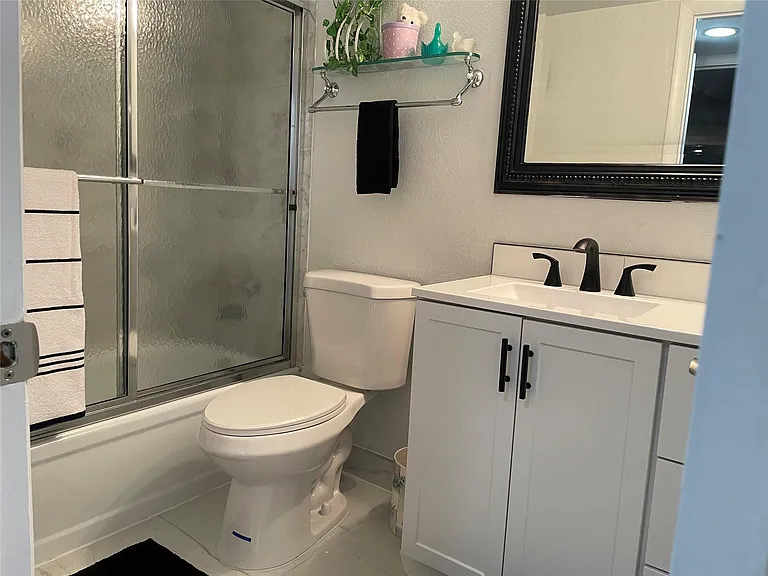9420 S Hollybrook Lake Dr #102 — Photo 14