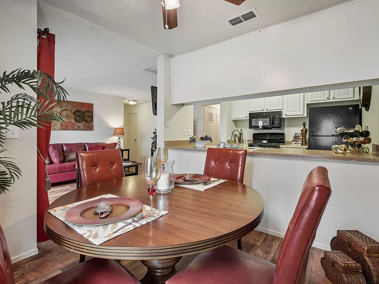 Riverview Ranch Apartments — Photo 38